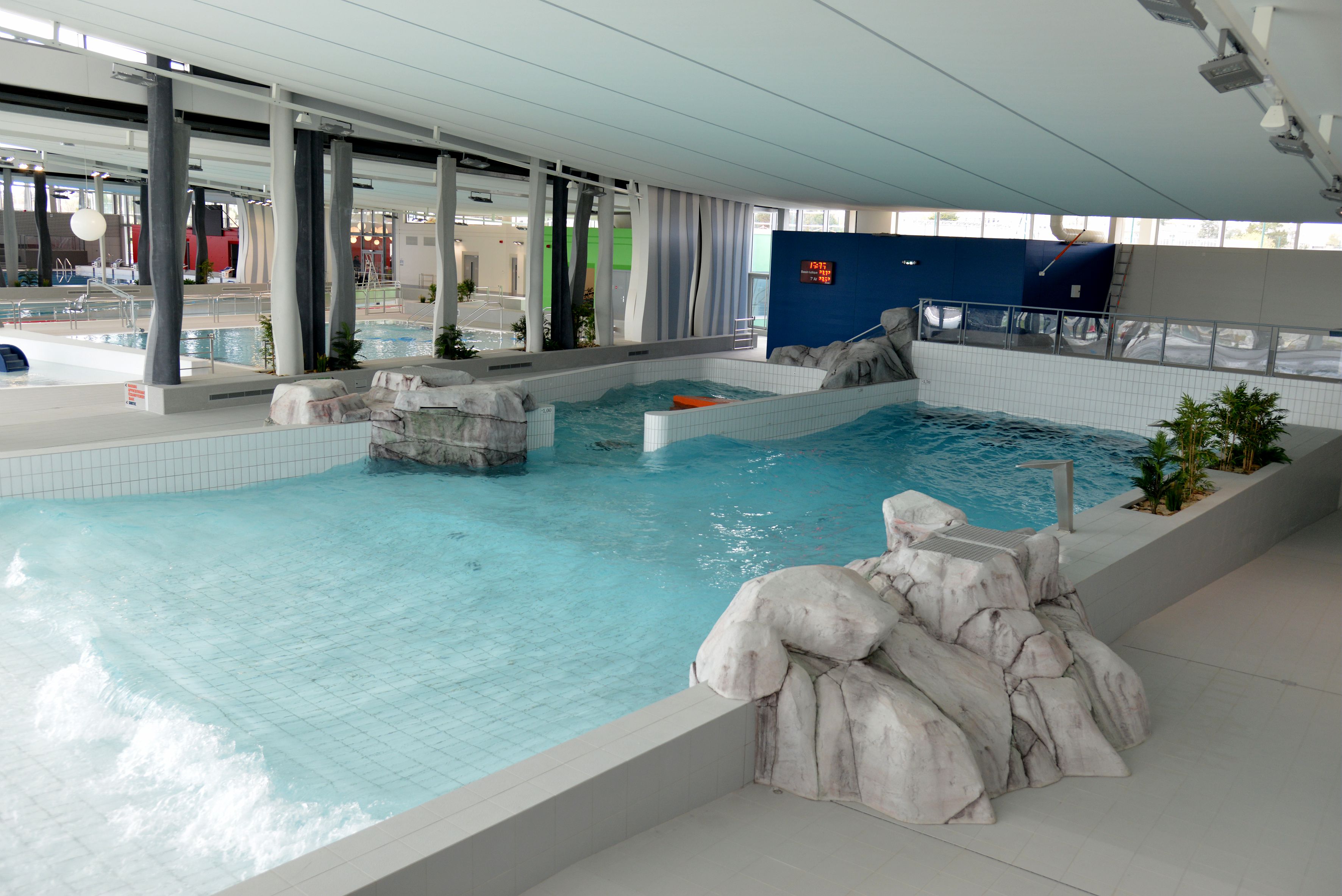 Piscine 44600