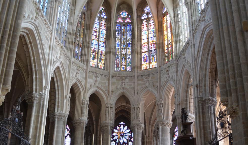 Choeur Basilique Evron