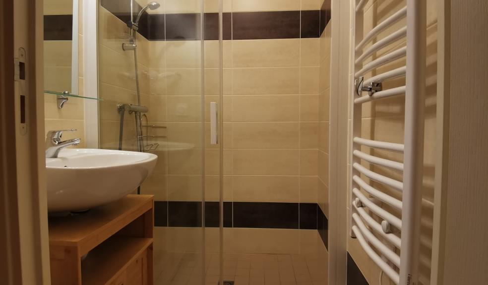 Salle d'eau non PMR au RDC