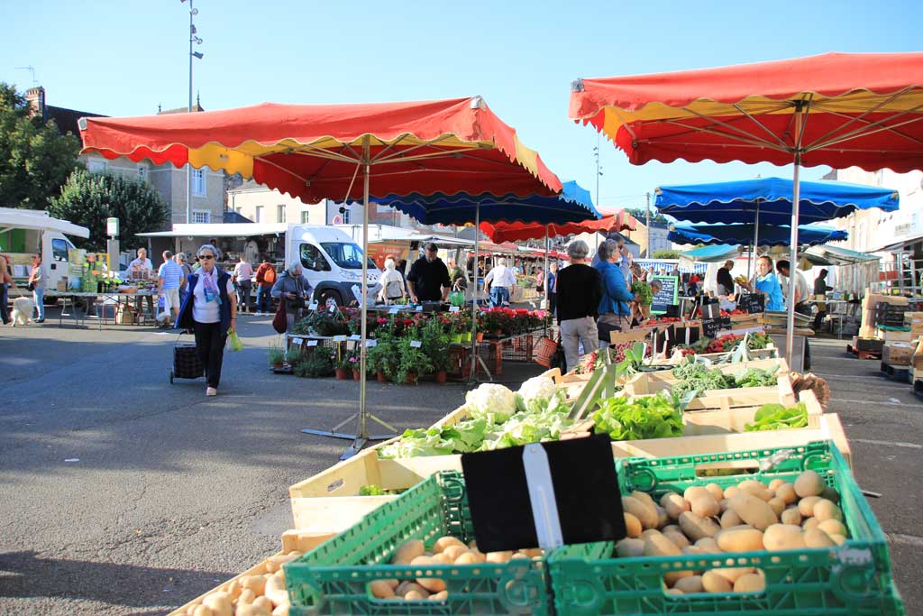Marché le lundi et le samedi à Sablé-sur-Sarthe